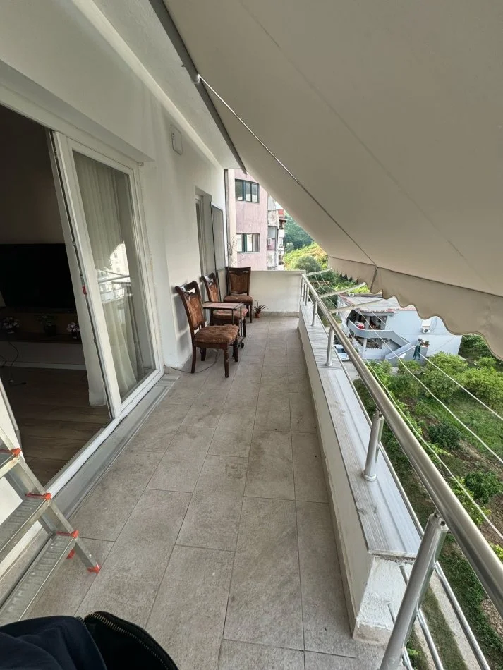 Tirane, jepet me qera apartament 2+1+Ballkon Kati 4, 100 m² 400 € 