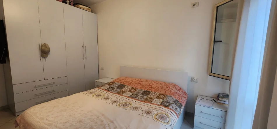 Tirane, jepet me qera apartament 1+1+Ballkon Kati 5, 500 € (Apartament 1+1+Post Parkimi per Qira Don Bosko)