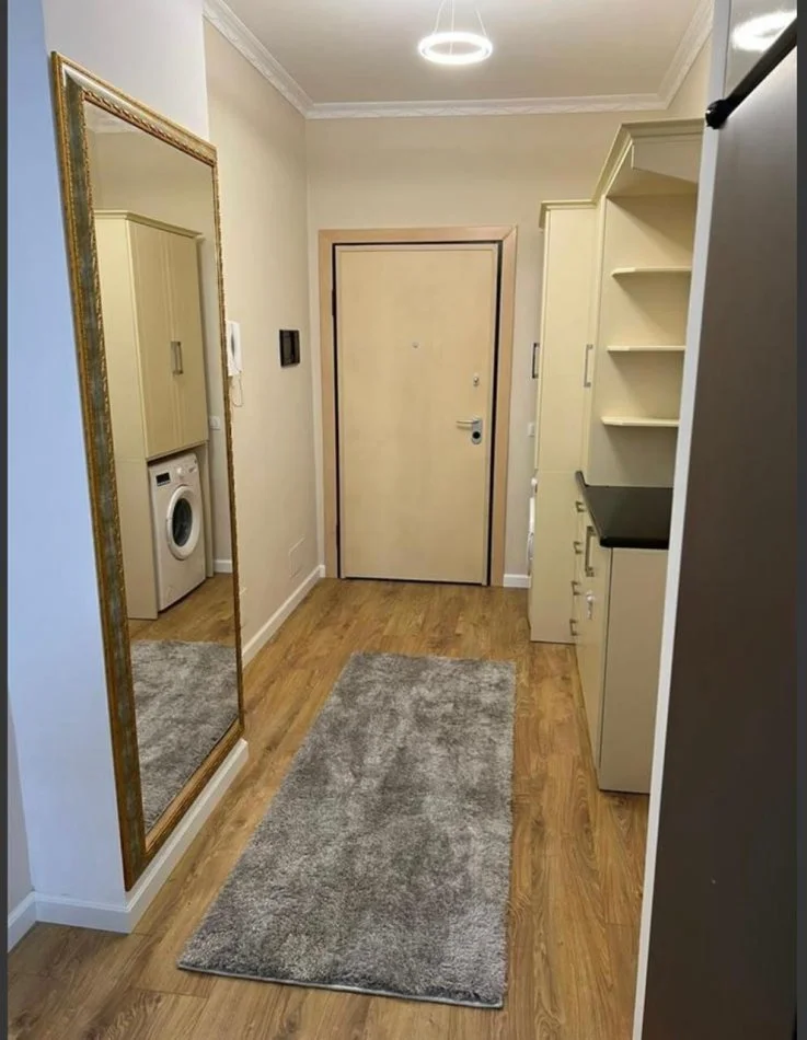 Tirane, jepet me qera apartament 2+1+Ballkon Kati 2, 100 m² 800 € 