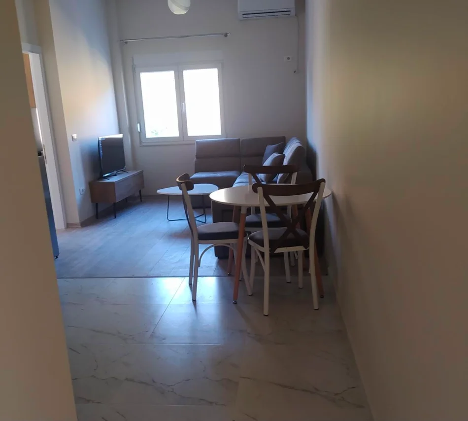 Tirane, jepet me qera apartament 1+1 Kati 2, 54 m² 350 € (Shkoze)