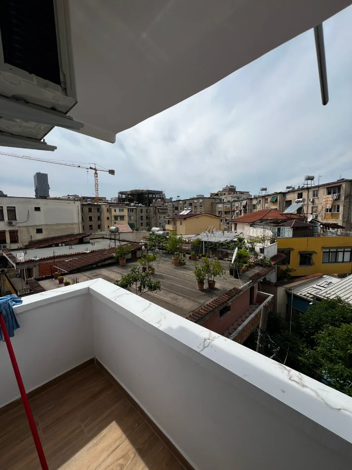 Tirane, jepet me qera apartament 2+1+Ballkon Kati 4, 77 m² 700 € (Ali Demi)