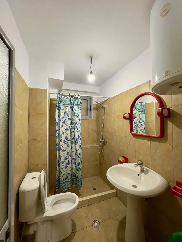 Tirane, jepet me qera apartament 1+1 Kati 2, 60 m² 390 € (Shkolla Cajupi)