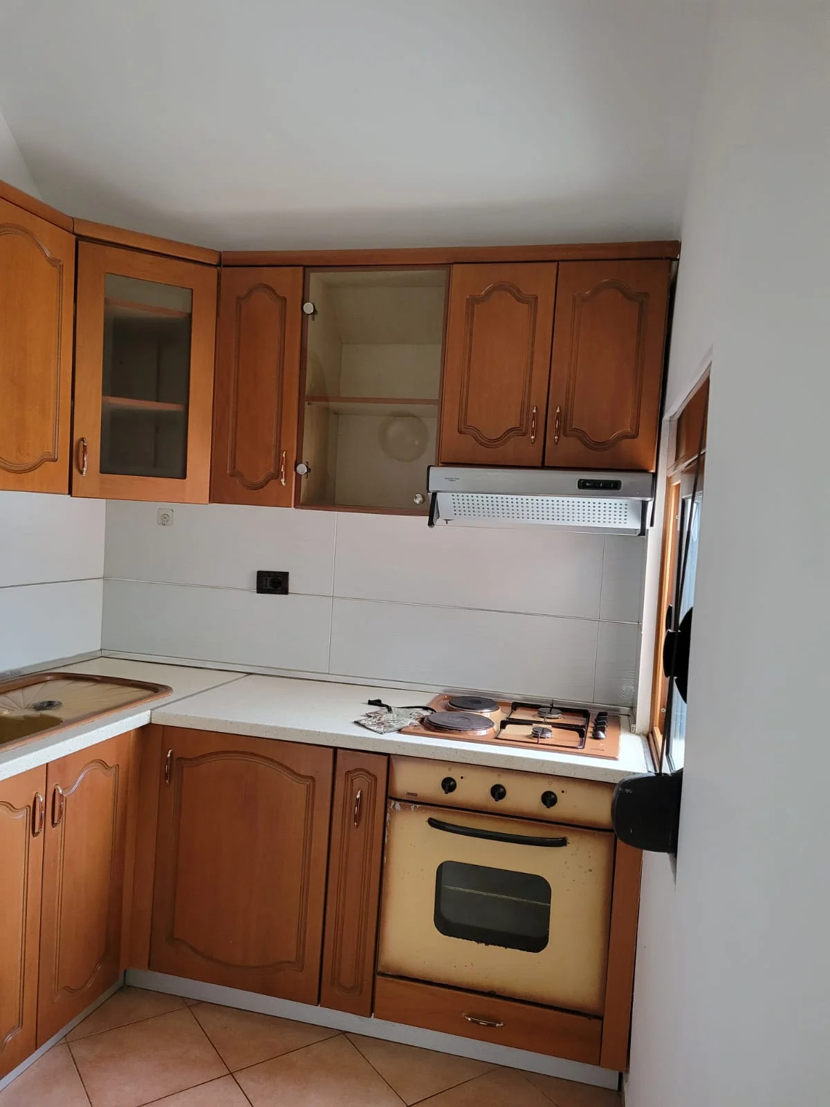 Apartament me qira 1+1 shtepi private Selit