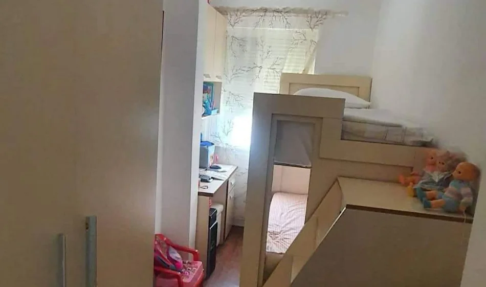 Tirane, jepet me qera apartament 2+1 Kati 2, 75 m² 500 € 