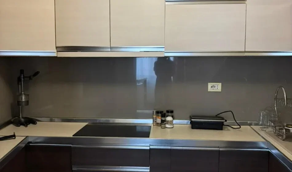 Tirane, jepet me qera 3+1 Kati 6, 1.000 € 