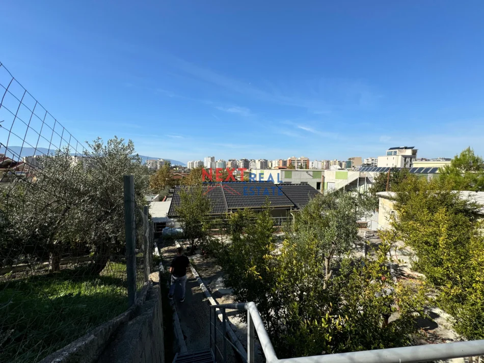 Vlore, shitet shtepi 1 Katshe , 300 m² 285.000 € (CENTRALE)