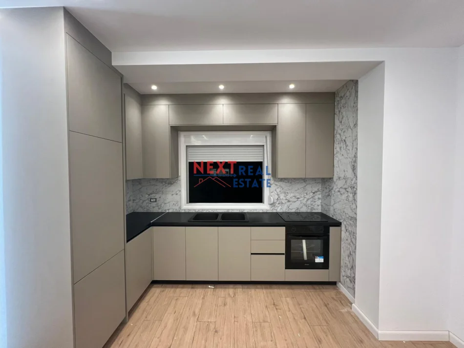 REZERVO PRONEN VETEM ME 500€! Vlore, shitet apartament 2+1+Ballkon Kati 2, 74 m² 145.000 € (LUNGOMARE)