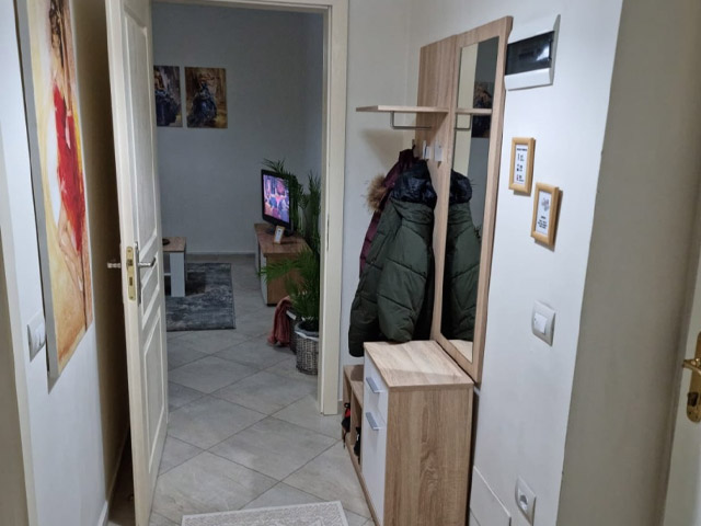 Tirane, jepet me qera apartament 1+1+A Kati 2, 55 m² 400 Euro (Rruga Fortuzi)