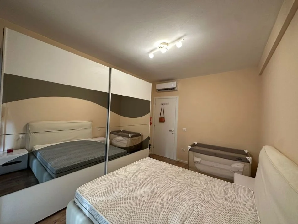 Tirane, jepet me qera apartament 2+1 Kati 2, 83 m² 650 € 