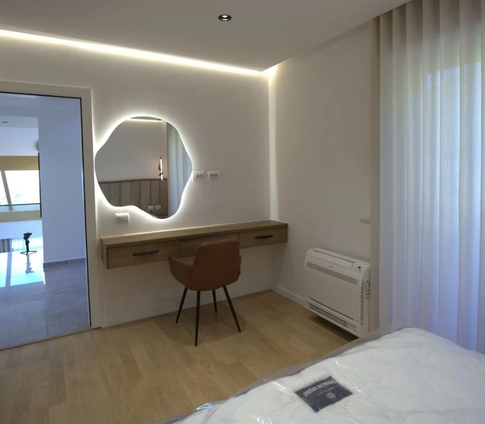 Tirane, jepet me qera apartament 3 Katshe Kati 4, 1.400 m² 3.000 €