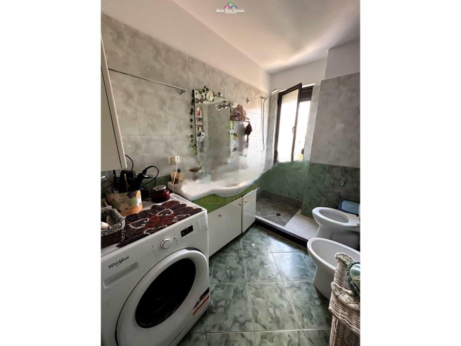 Tirane, jepet me qera apartament 2+1 Kati 3, 86 m² 550 € (porcelan)