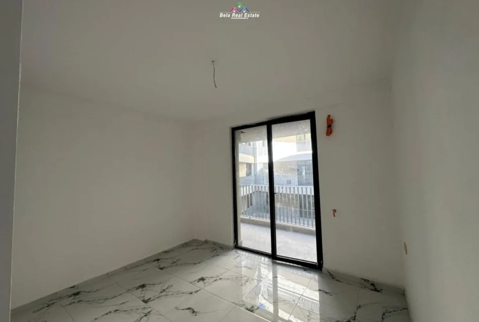 Tirane, jepet me qera zyre Kati 10, 110 m² 1.000 € (Gold Tower)