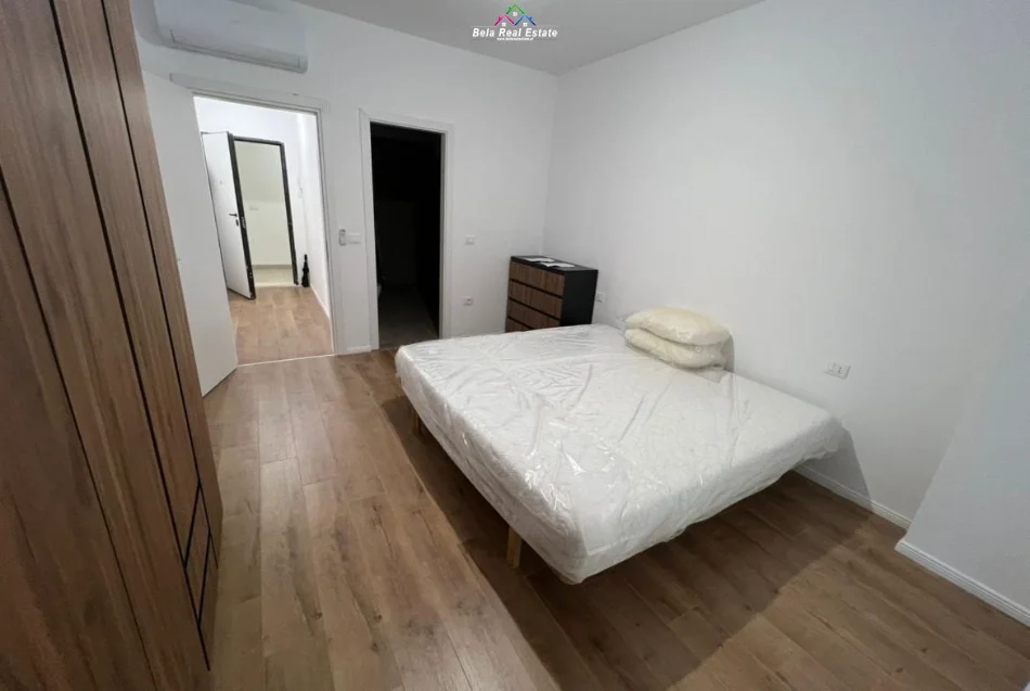 Tirane, jepet me qera apartament 2+1 Kati 1, 85 m² 800 € (dritan hoxha)