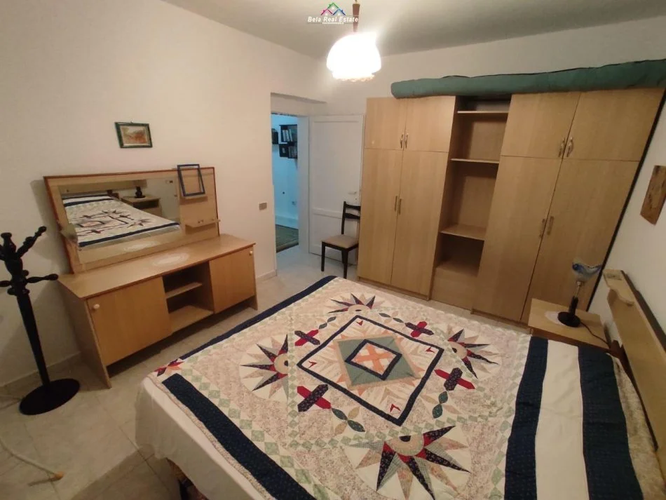 Tirane, jepet me qera apartament 1+1 Kati 1, 60 m² 400 € (21 Dhjetori, Rruga Frederik Shiroka)
