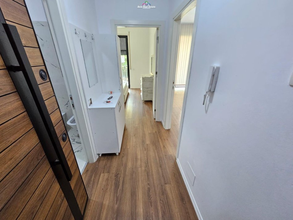 Tirane, jepet me qera apartament 1+1+Ballkon Kati 2, 65 m² 500 € (sadik petrela)