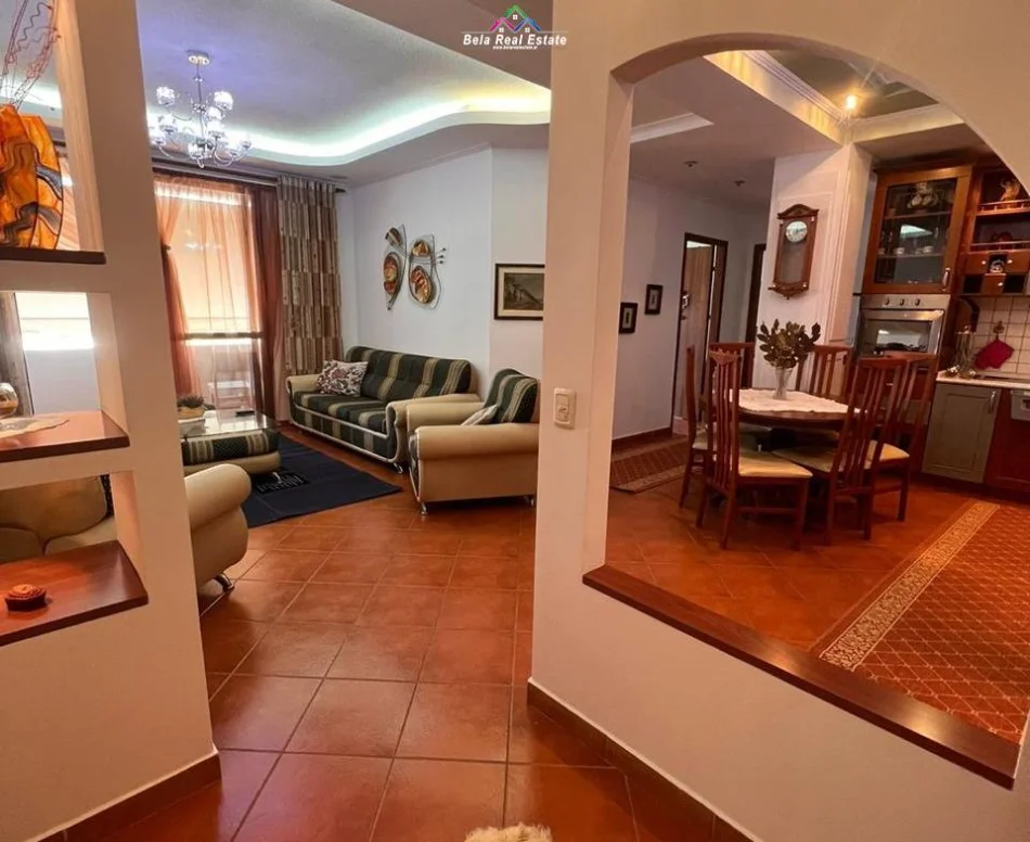 Tirane, jepet me qera apartament 2+1 Kati 10, 110 m² 739 € (muhamed gjollesha)