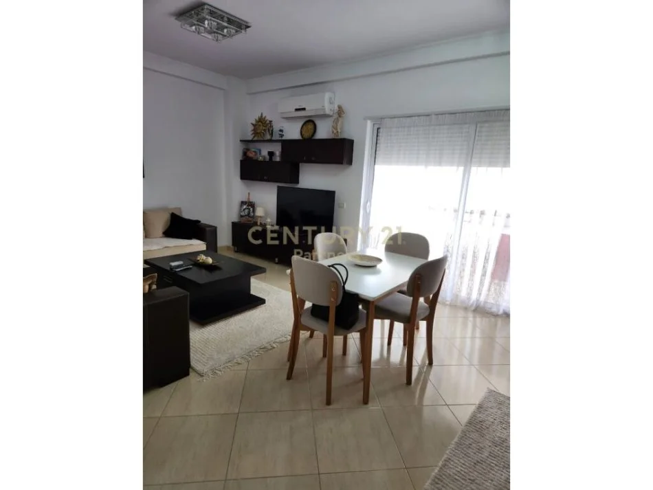 Tirane, jepet me qera apartament 1+1 Kati 3, 69 m² 350 € 