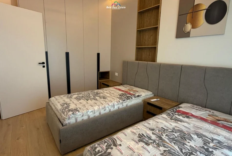 Tirane, jepet me qera Vile 2+1 Kati 3, 197 m² 2.100 € (Ne Farke tek Rezidenca Aba)