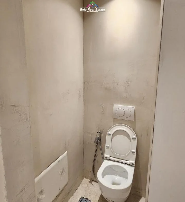 Tirane, jepet me qera dyqan Kati 0, 150 m² 1.500 € (Qender)