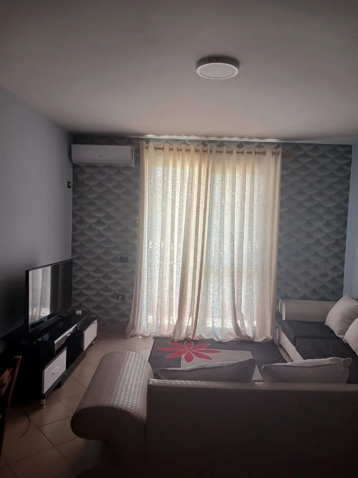 Tirane, jepet me qera apartament 1+1 , 67 m² 390 € (rruga e dajtit)