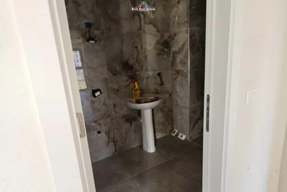 Tirane, shes apartament 2+1 Kati 2, 97 m² 160.800 € (xhanfize keko)