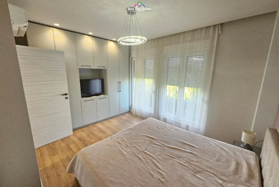 Tirane, jepet me qera Vile 3 Katshe Kati 3, 460 m² 3.000 € (teg)
