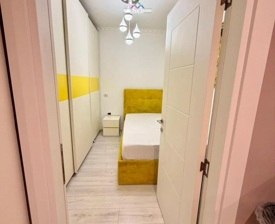 Tirane, shes apartament 3+1 Kati 2, 120 m² 363.000 € (medar shtylla)