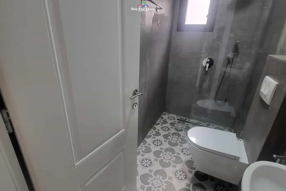 Tirane, jepet me qera Vile 1+1+Ballkon Kati 4, 60 m² 500 € (ish parku)