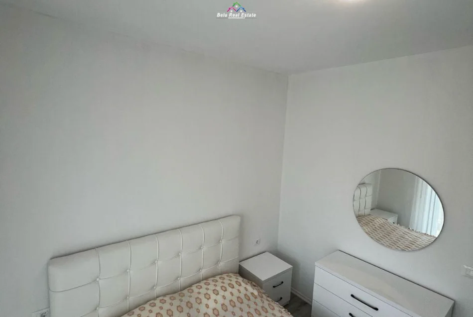 Tirane, jepet me qera apartament 1+1+Ballkon Kati 8, 65 m² 550 € (xhanfize keko)
