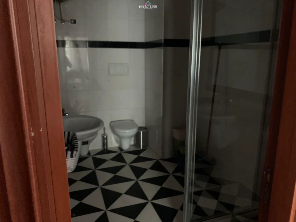 Tirane, jepet me qera apartament 2+1 Kati 8, 100 m² 1.300 € (Abdyl frasheri)