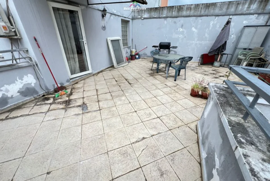Shqiperi, jepet me qera apartament 1+1 Kati 6, 110 m² 520 € (Rruga jordan misja)