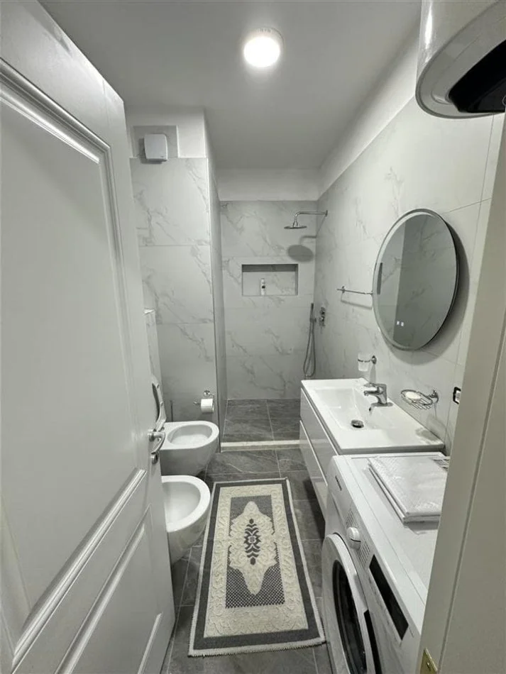 Tirane, jepet me qera apartament 2+1+Ballkon Kati 1, 100 m² 730 € (rruga e dibres)