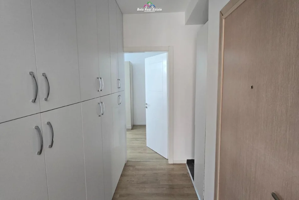 Tirane, shitet apartament 1+1+Ballkon Kati 3, 74 m² 139.000 € (fresku)