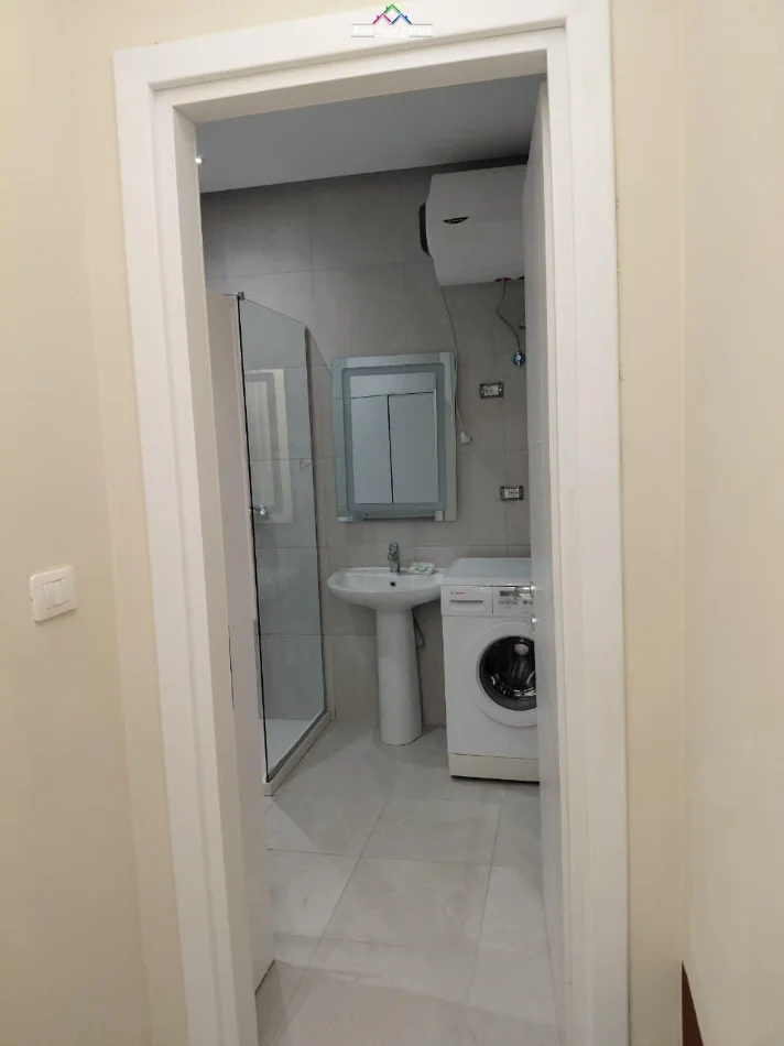 Tirane, jepet me qera apartament 2+1 Kati 7, 90 m² 680 € (ali demi)