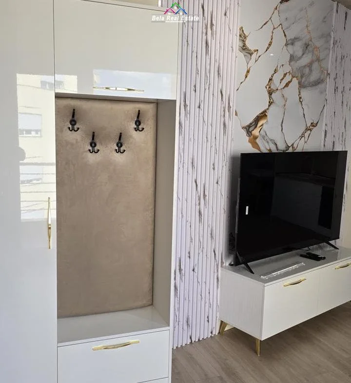 Tirane, jepet me qera apartament 1+1+Ballkon Kati 8, 70 m² 630 € (mikel maruli)