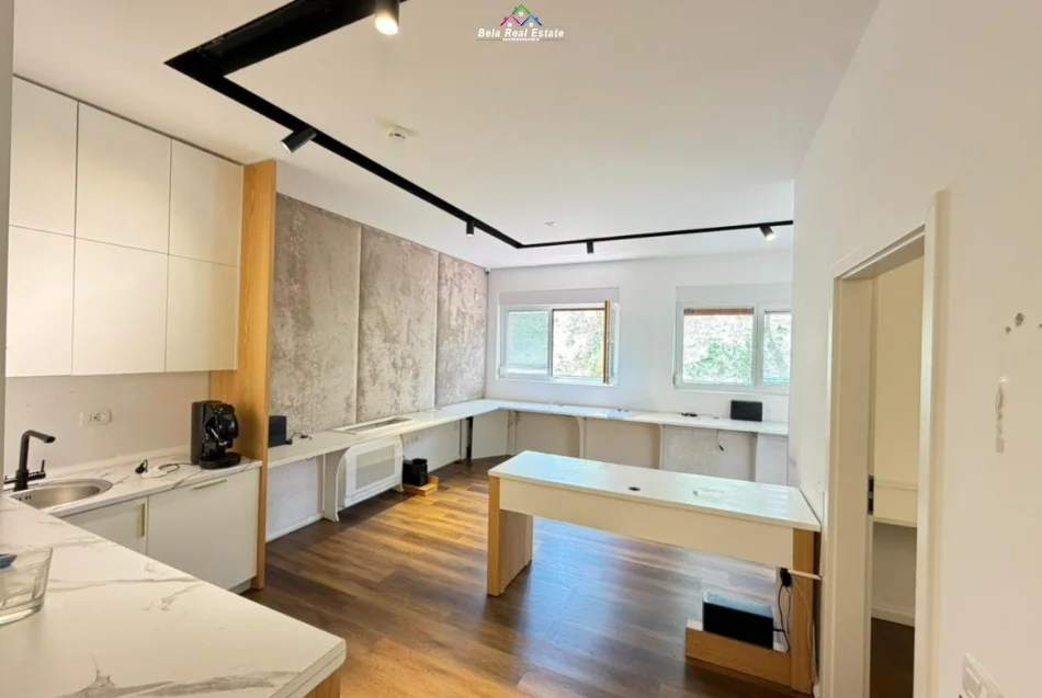 Tirane, shes zyre Kati 0, 200 m² 500.500 € (ali demi)