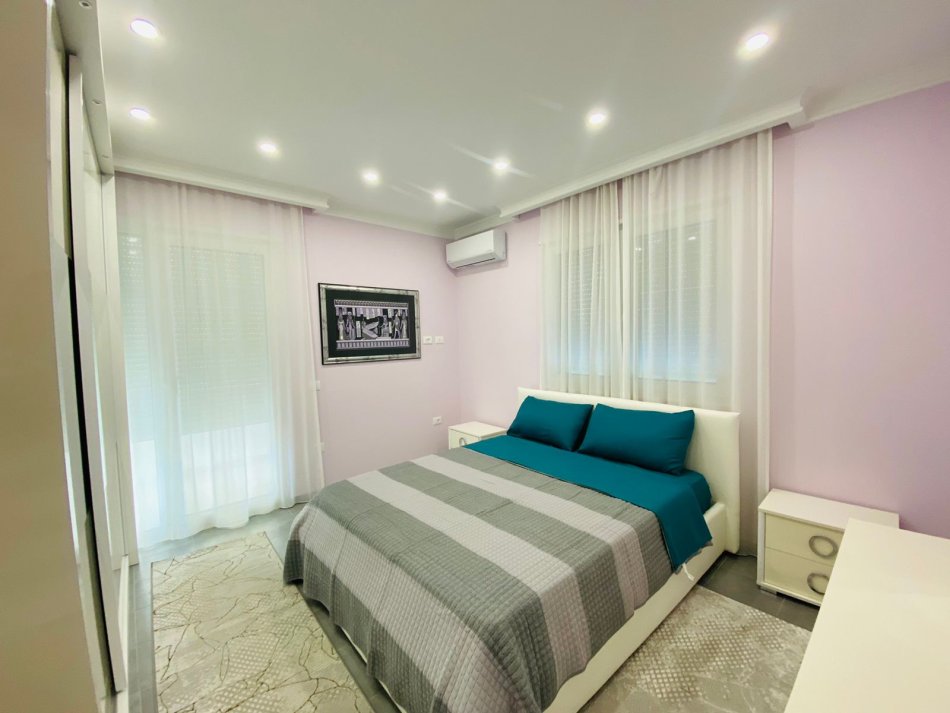 Tirane, jepet me qera apartament 2+1 Kati 3, 90 m² 500 € (KOPSHTI BOTANIK)