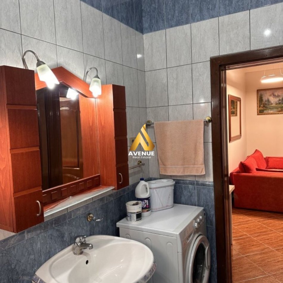 Tirane, jepet me qera apartament 1+1+Ballkon Kati 1, 60 m² 400 € (dervish luzha)