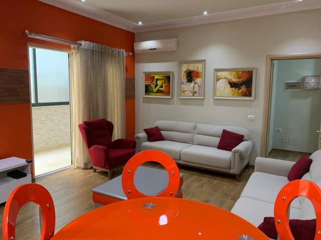 Tirane, jepet me qera apartament 1+1+BLK Kati 1, 65 m² 350 Euro (Kopshti Botanik)