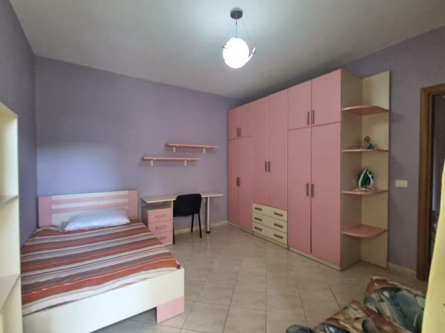 Tirane, jepet me qera apartament 3+1+A+BLK Kati 2, 600 Euro (📍Kopshti Zoologjik , Rruga Eduart Mane)