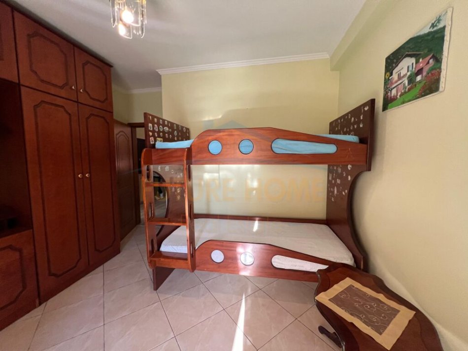 Tirane, jepet me qera apartament 2+1 Kati 4, 95 m² 600 € (Rruga e Kavajes)