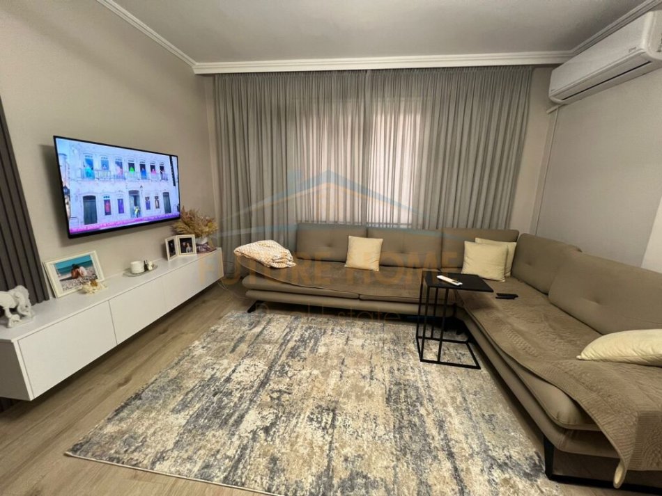 Tirane, shitet apartament 2+1+Ballkon Kati 1, 113 m² 215.000 € (Zogu i Zi)