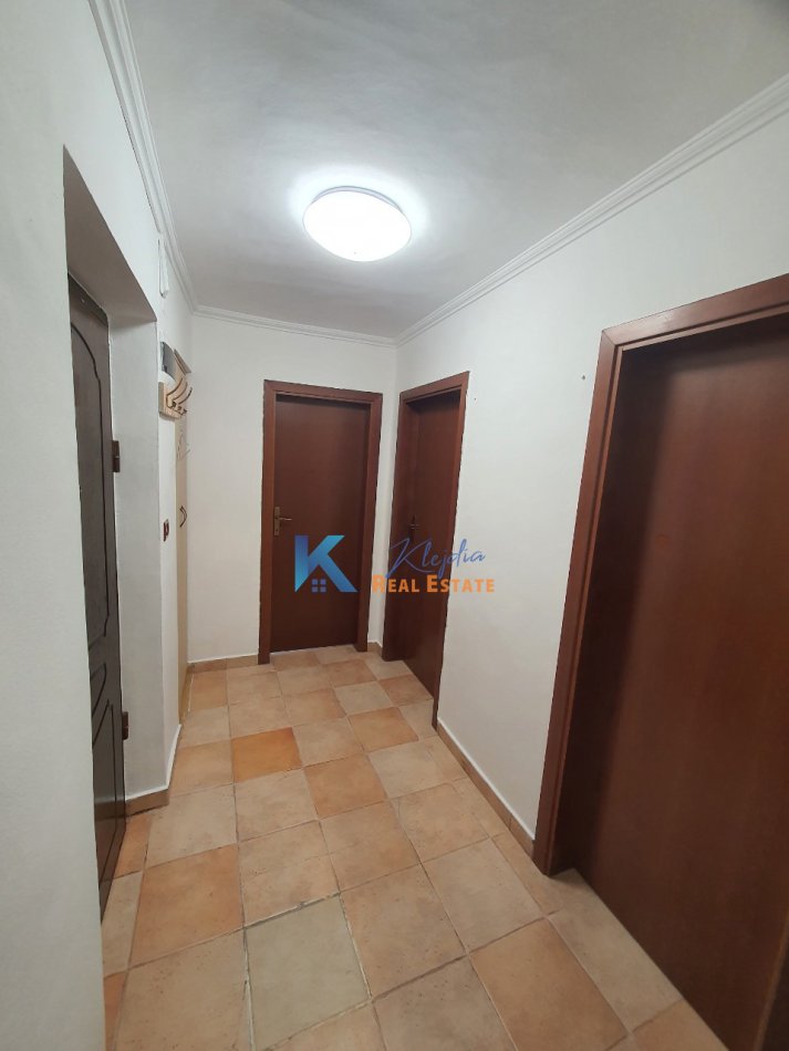 Tirane, shitet apartament 3+1+Aneks+Ballkon Kati 4, 96 m² 280.000 € (Bllok, afer LSI)