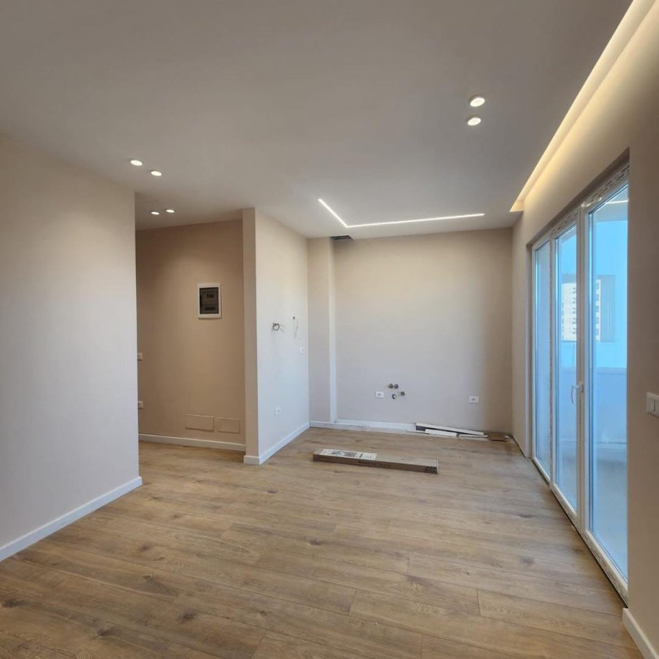 Tirane, jepet me qera apartament 1+1+Ballkon Kati 7, 65 m² 450 € (River Residence-Orion Construction)
