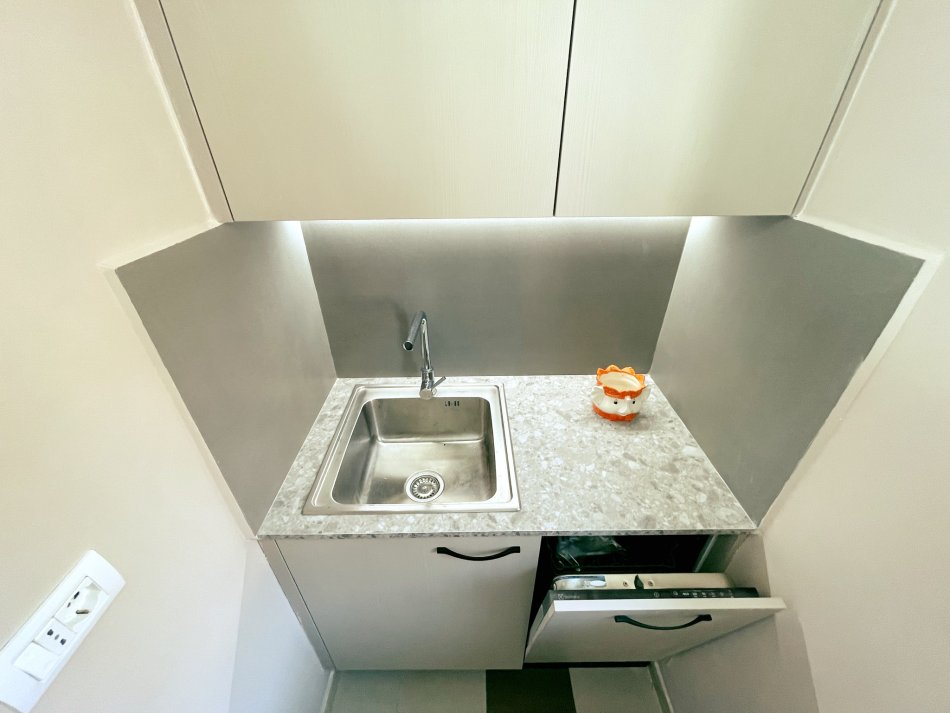 Tirane, jepet me qera apartament 2+1+Ballkon Kati 3, 75 m² 800 € (Ambasada Kineze, Rruga e Durrësit)