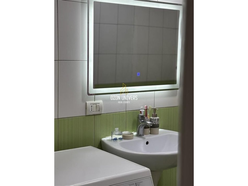 Tirane, jepet me qera apartament 1+1+Ballkon Kati 7, 74 m² 500 € (Vilës L, Astir)