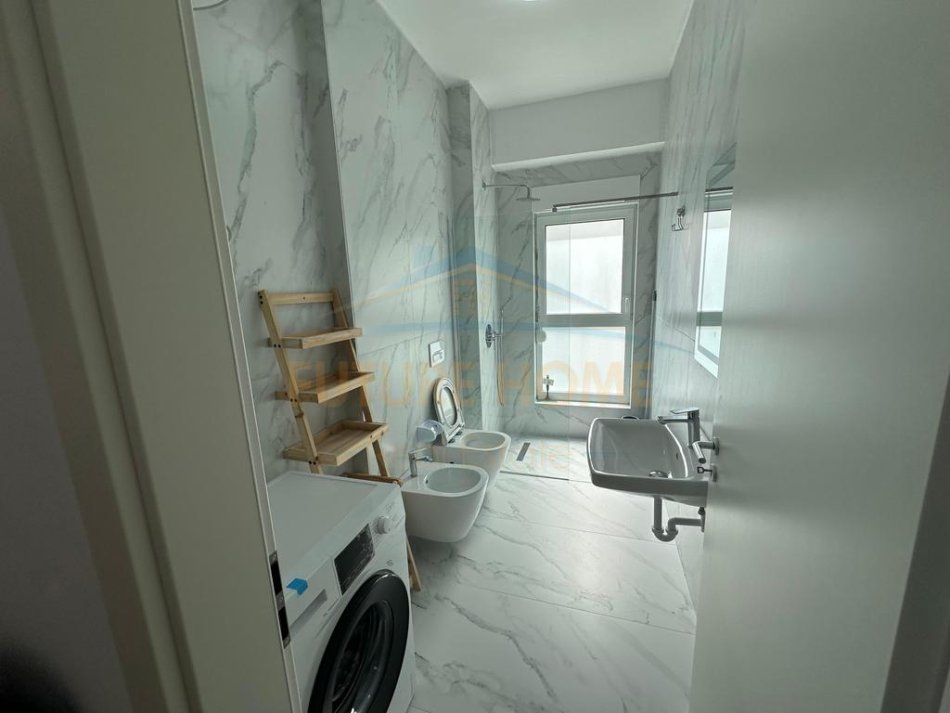 Tirane, jepet me qera apartament 1+1 Kati 3, 51 m² 450 € (Ali Demi)
