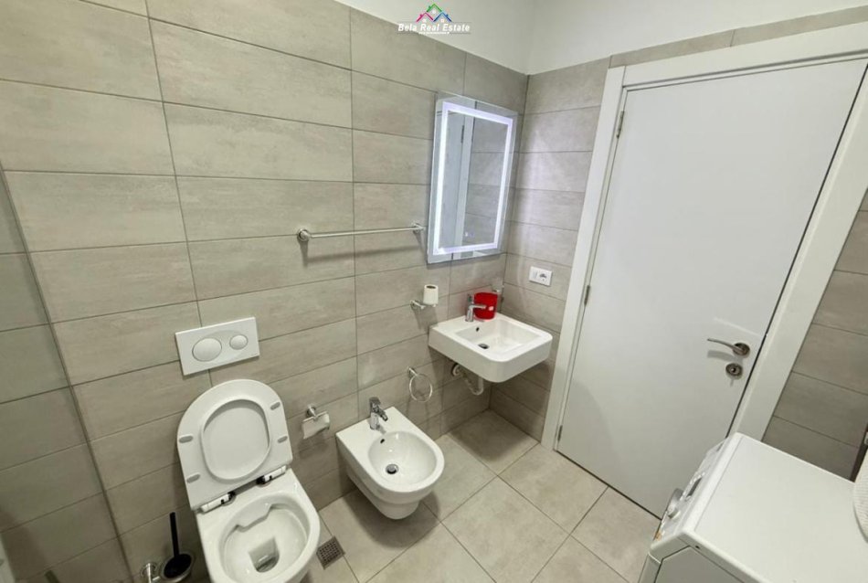 Tirane, jepet me qera apartament 1+1 Kati 7, 72 m² 676 € (shkolla e kuqe)