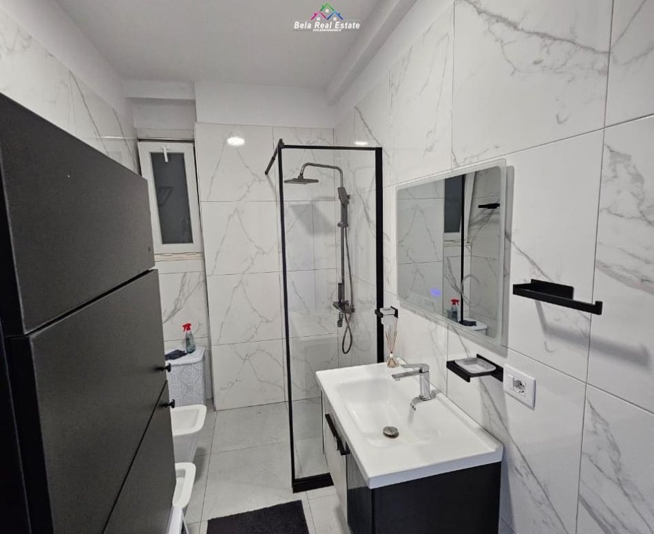 Tirane, jepet me qera apartament 2+1 Kati 6, 96 m² 650 € (Rruga e Kavajes)