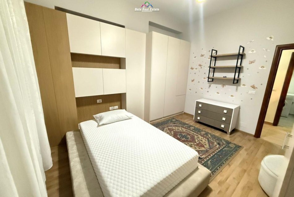 jepet me qera apartament 1+1 Kati 2, 110 m² 1.040 € (Rruga Urani Pano)